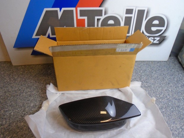 [GYRI J] BMW - VISSZAPILLANT TKR BURKOLAT, CARBON - JOBB OLDALI